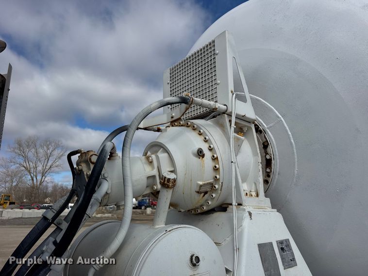 image for item EF2435 2001 Sterling L-Line ready mix truck