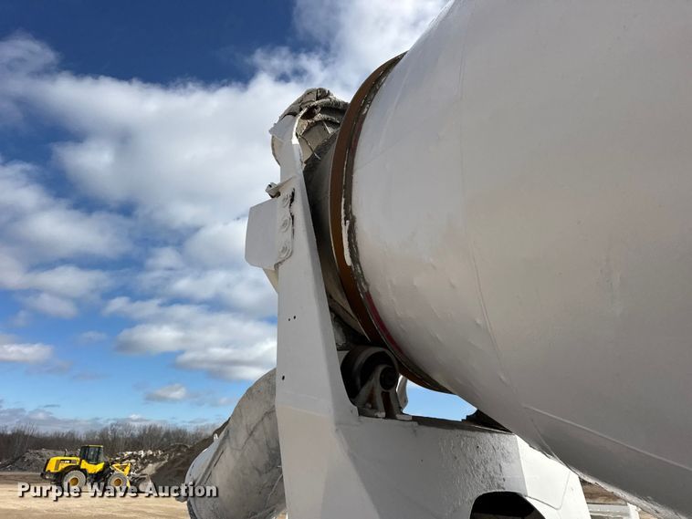 image for item EF2435 2001 Sterling L-Line ready mix truck