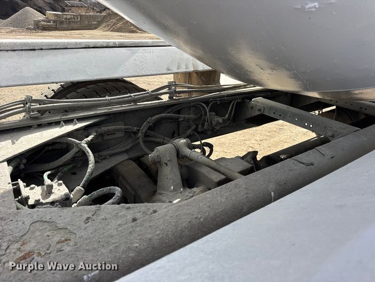 image for item EF2435 2001 Sterling L-Line ready mix truck