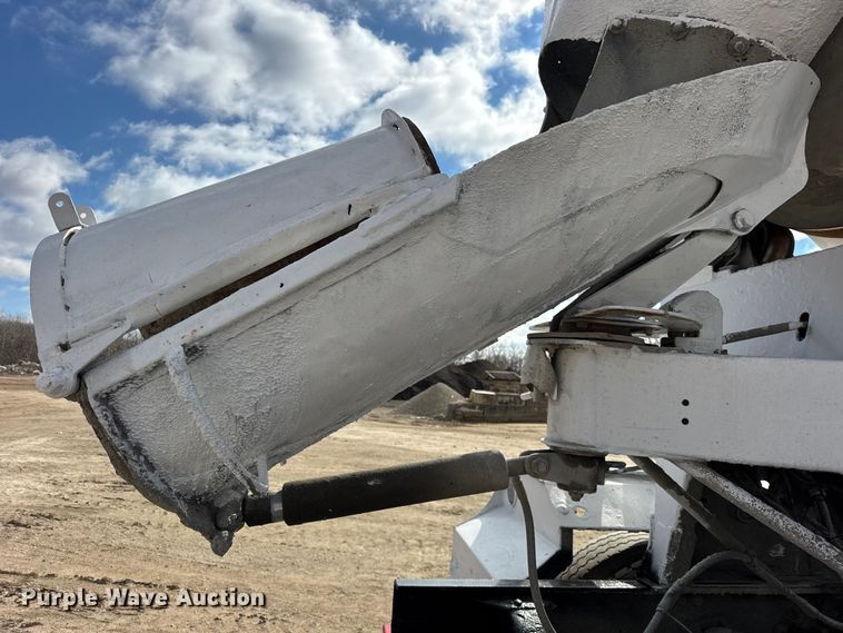 image for item EF2435 2001 Sterling L-Line ready mix truck