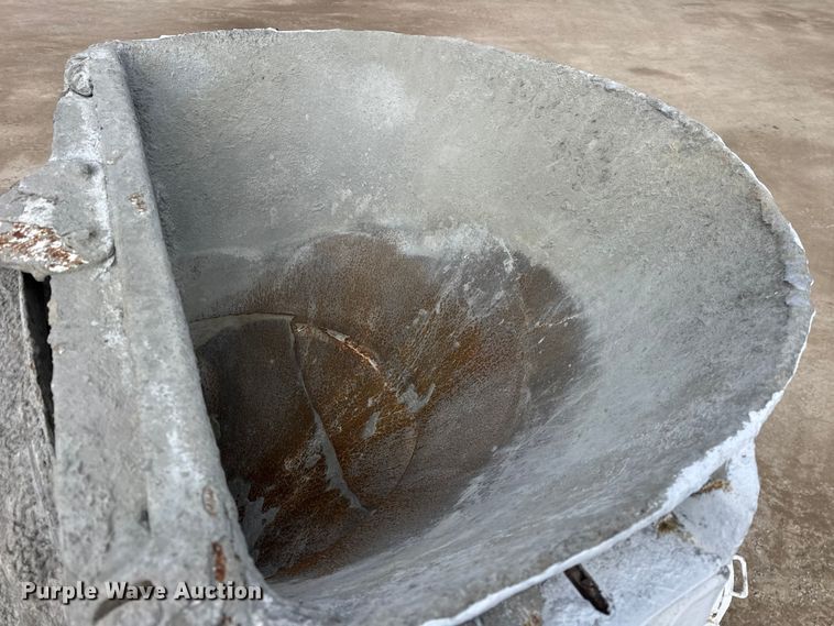 image for item EF2435 2001 Sterling L-Line ready mix truck