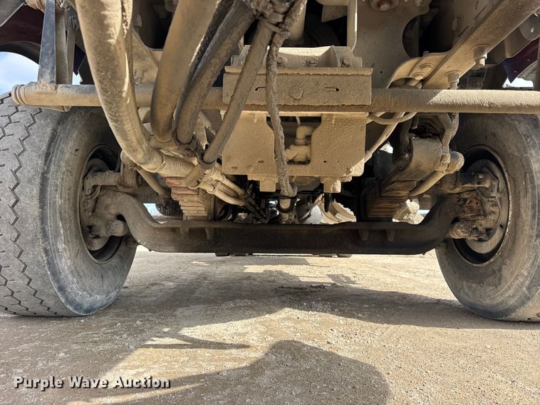 image for item EF2435 2001 Sterling L-Line ready mix truck