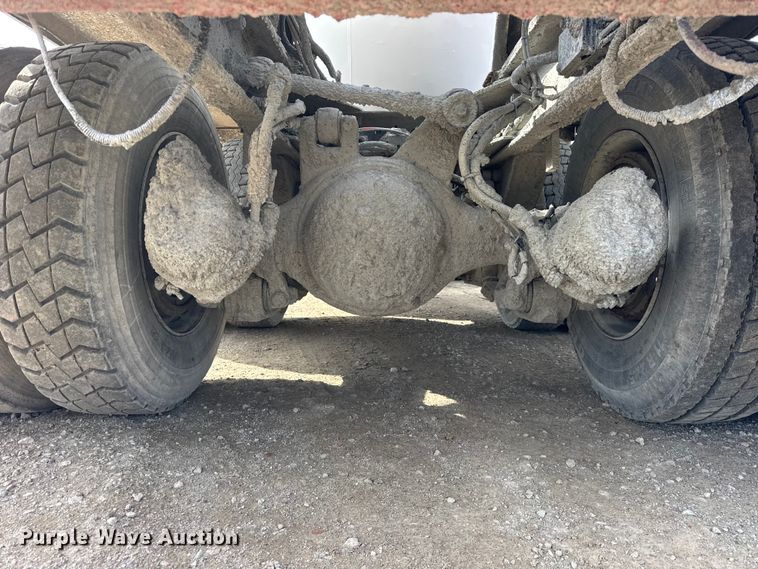 image for item EF2435 2001 Sterling L-Line ready mix truck