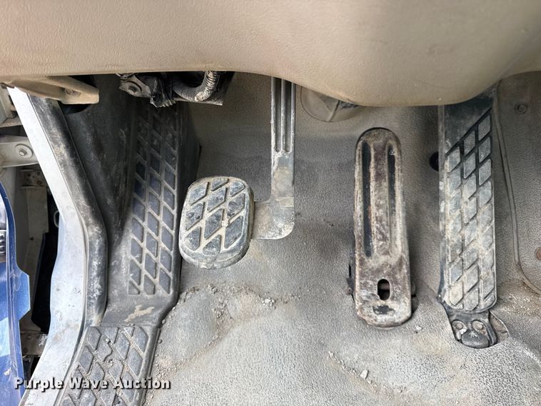 image for item EF2435 2001 Sterling L-Line ready mix truck