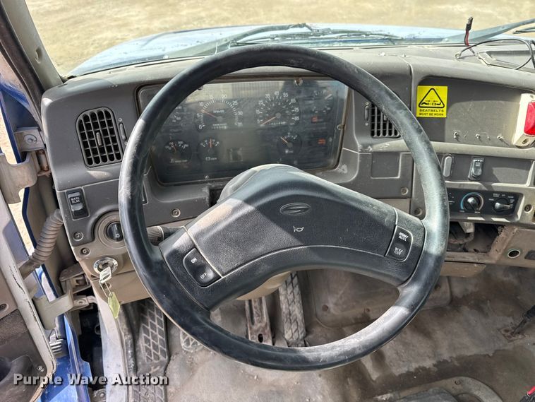 image for item EF2435 2001 Sterling L-Line ready mix truck