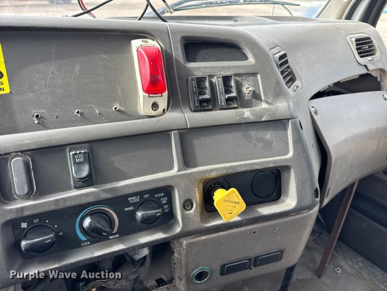 image for item EF2435 2001 Sterling L-Line ready mix truck