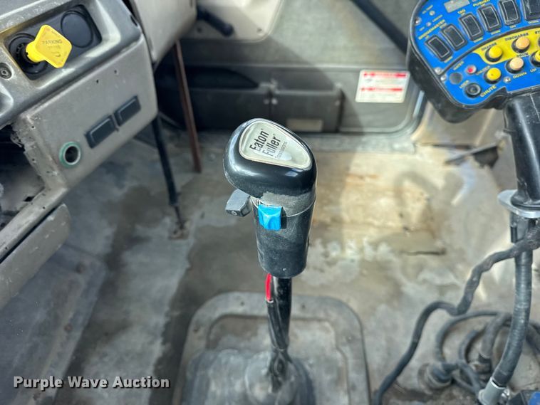 image for item EF2435 2001 Sterling L-Line ready mix truck