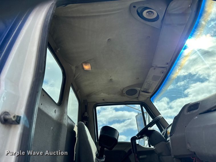 image for item EF2435 2001 Sterling L-Line ready mix truck