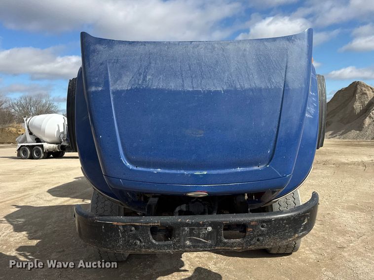 image for item EF2435 2001 Sterling L-Line ready mix truck