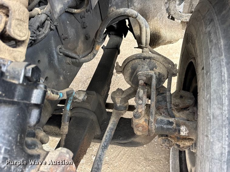 image for item EF2435 2001 Sterling L-Line ready mix truck