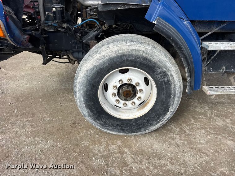 image for item EF2435 2001 Sterling L-Line ready mix truck