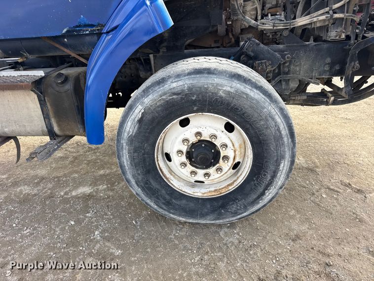 image for item EF2435 2001 Sterling L-Line ready mix truck