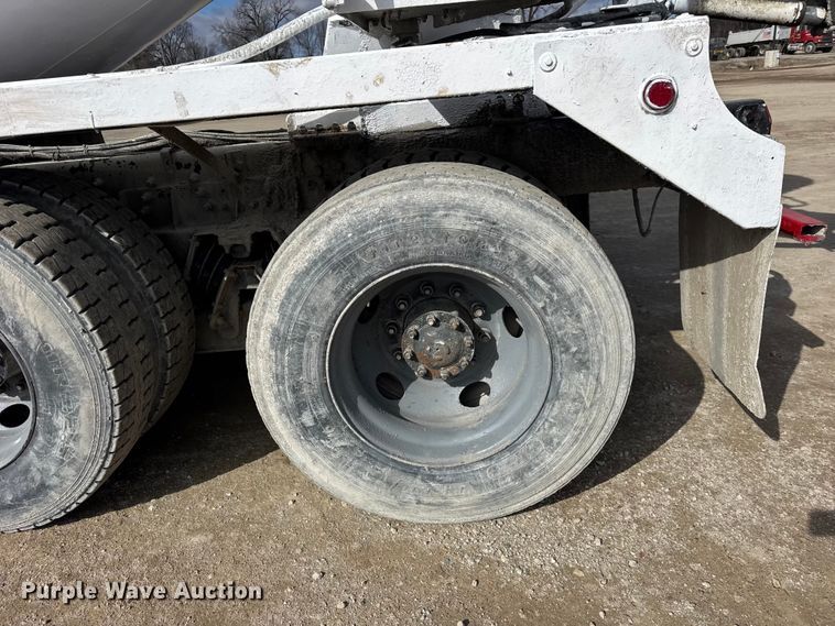 image for item EF2435 2001 Sterling L-Line ready mix truck