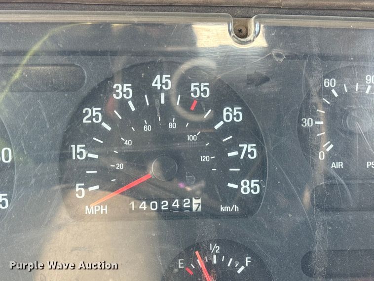 image for item EF2436 2003 Sterling L-Line ready mix truck