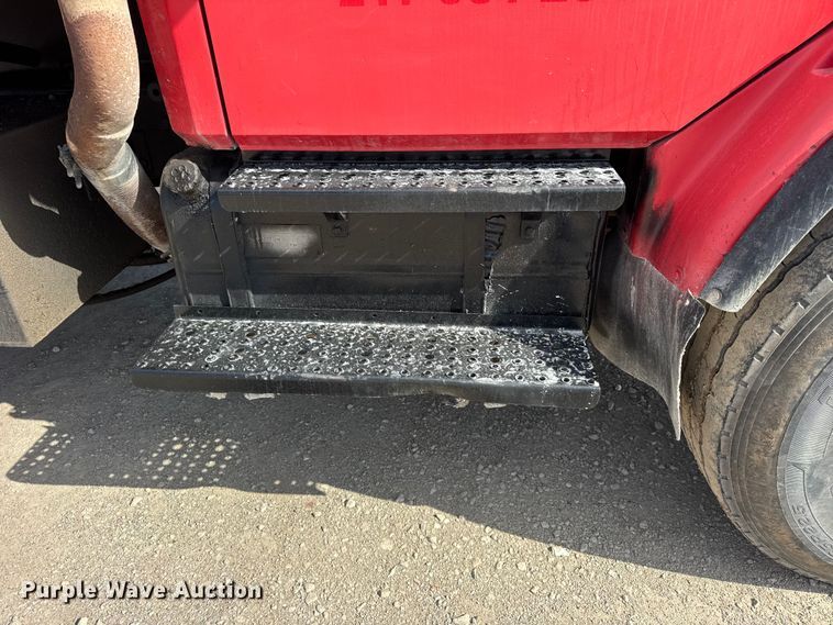 image for item EF2438 1995 Freightliner FL80 dump truck