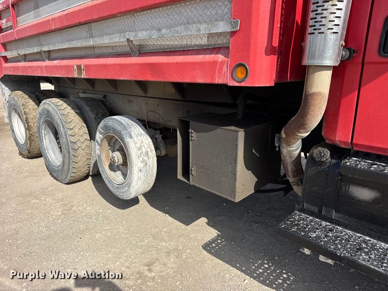 image for item EF2438 1995 Freightliner FL80 dump truck