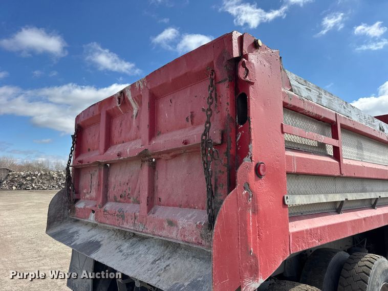 image for item EF2438 1995 Freightliner FL80 dump truck