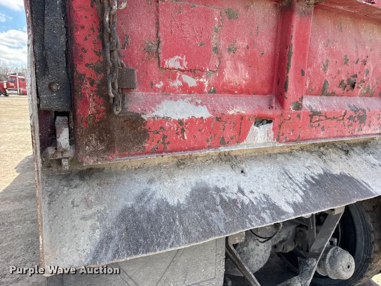 image for item EF2438 1995 Freightliner FL80 dump truck