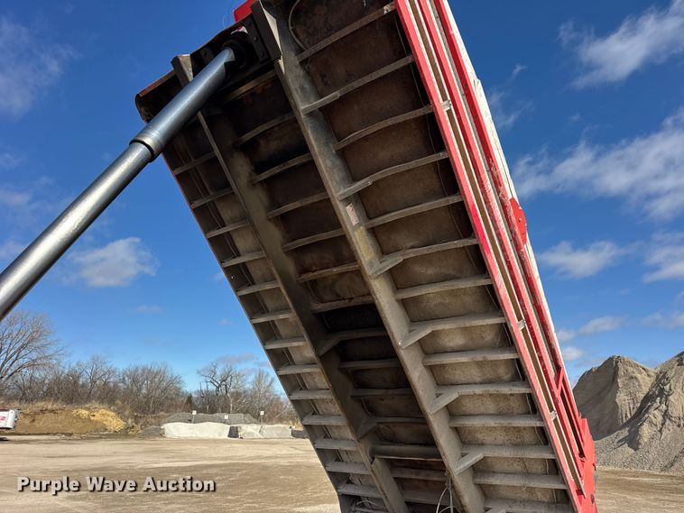 image for item EF2438 1995 Freightliner FL80 dump truck