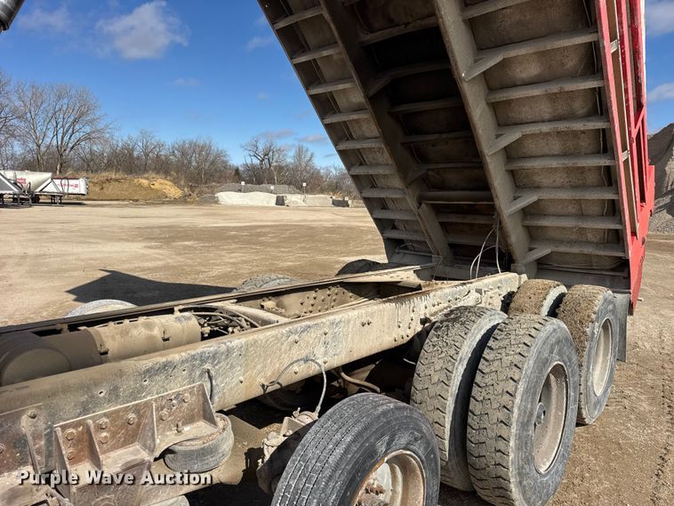image for item EF2438 1995 Freightliner FL80 dump truck