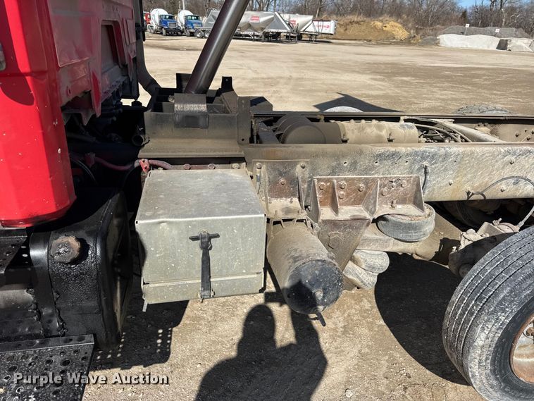 image for item EF2438 1995 Freightliner FL80 dump truck