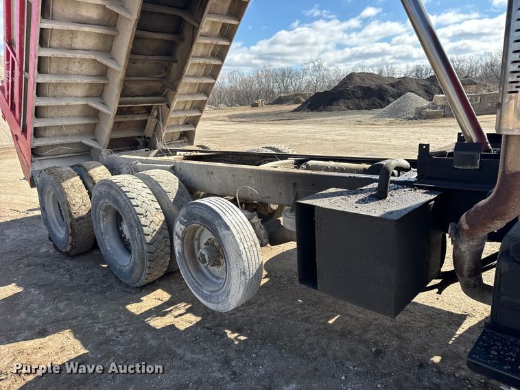 image for item EF2438 1995 Freightliner FL80 dump truck