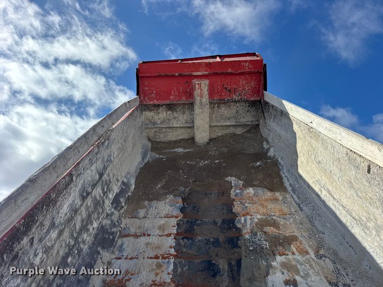 image for item EF2438 1995 Freightliner FL80 dump truck