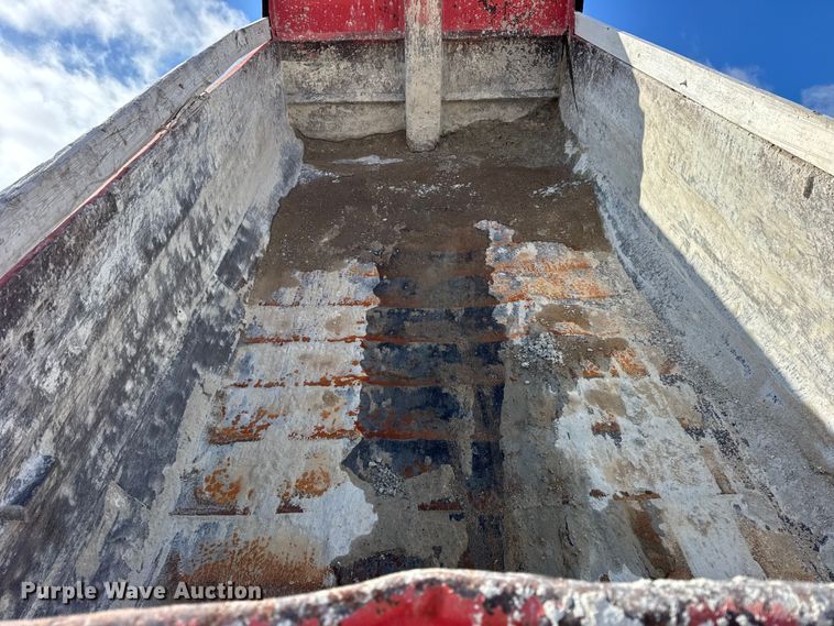 image for item EF2438 1995 Freightliner FL80 dump truck