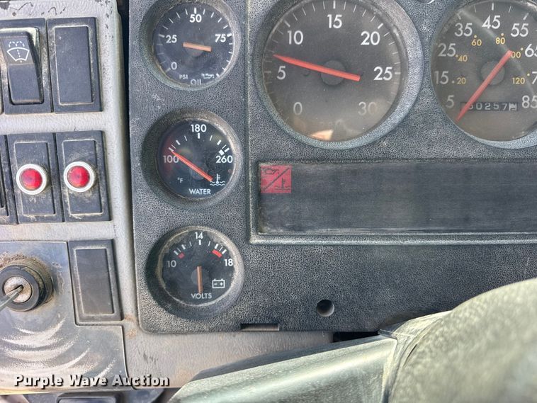 image for item EF2438 1995 Freightliner FL80 dump truck