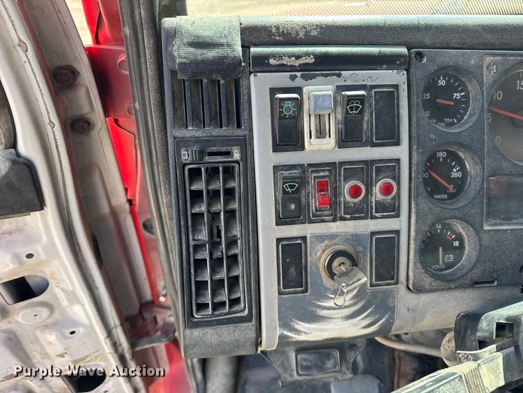 image for item EF2438 1995 Freightliner FL80 dump truck