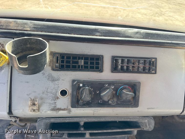 image for item EF2438 1995 Freightliner FL80 dump truck