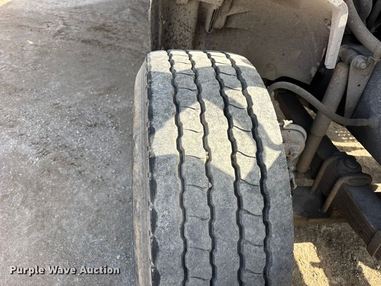 image for item EF2438 1995 Freightliner FL80 dump truck