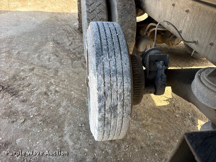 image for item EF2438 1995 Freightliner FL80 dump truck