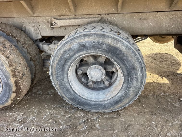 image for item EF2438 1995 Freightliner FL80 dump truck