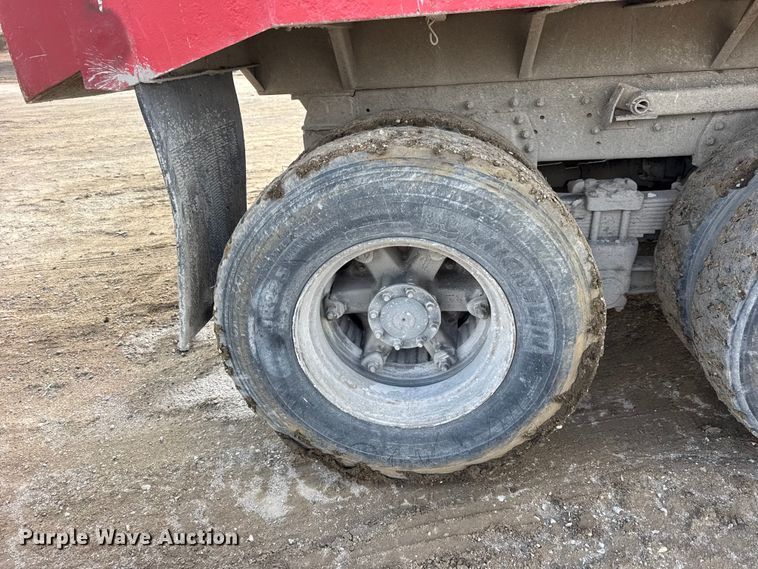 image for item EF2438 1995 Freightliner FL80 dump truck