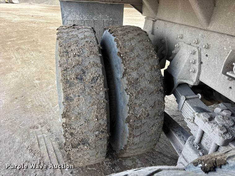 image for item EF2438 1995 Freightliner FL80 dump truck