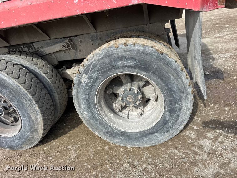 image for item EF2438 1995 Freightliner FL80 dump truck