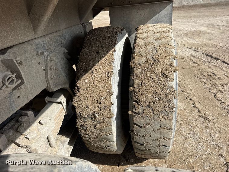 image for item EF2438 1995 Freightliner FL80 dump truck