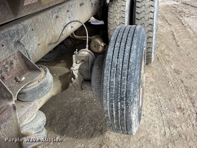 image for item EF2438 1995 Freightliner FL80 dump truck