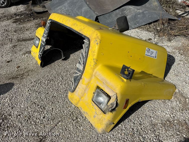 image for item EF2439 Ford L8000 truck hood