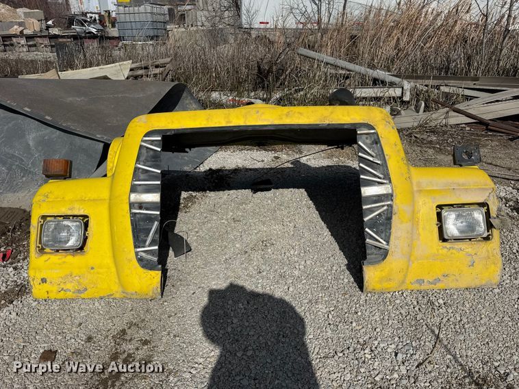 image for item EF2439 Ford L8000 truck hood