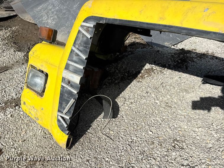 image for item EF2439 Ford L8000 truck hood