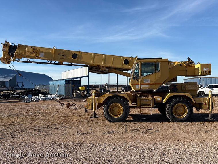image for item EF6323 1998 Grove RT522B crane