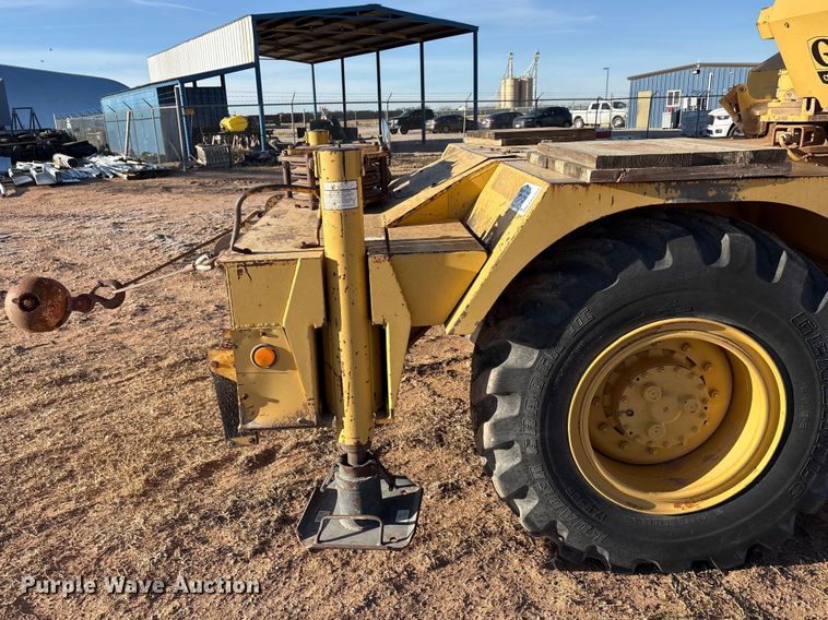 image for item EF6323 1998 Grove RT522B crane