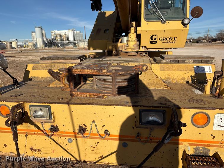 image for item EF6323 1998 Grove RT522B crane