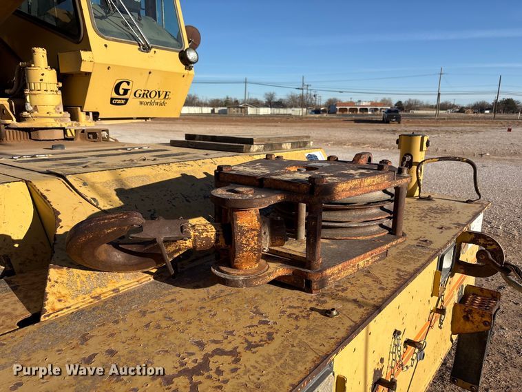 image for item EF6323 1998 Grove RT522B crane