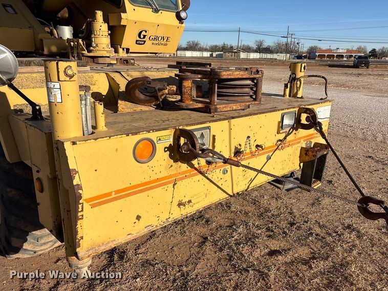 image for item EF6323 1998 Grove RT522B crane