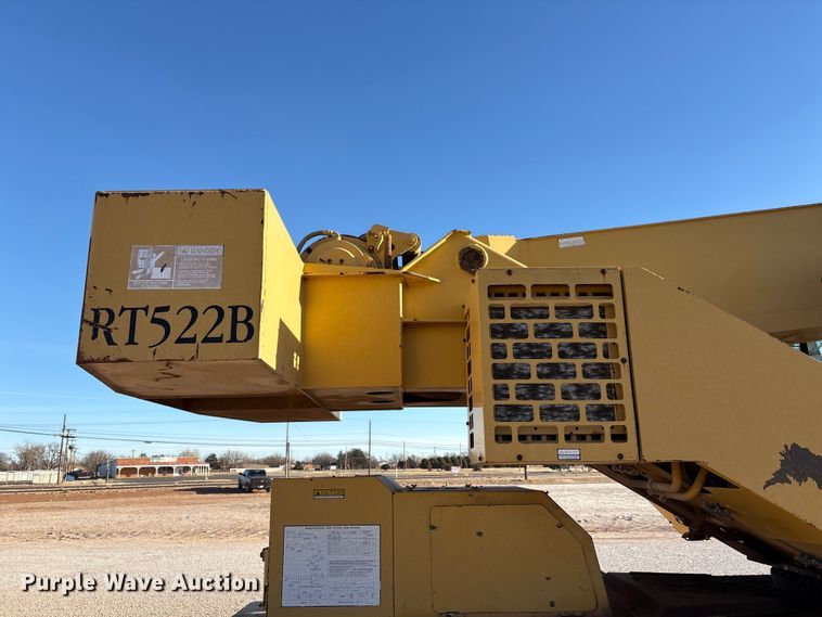 image for item EF6323 1998 Grove RT522B crane