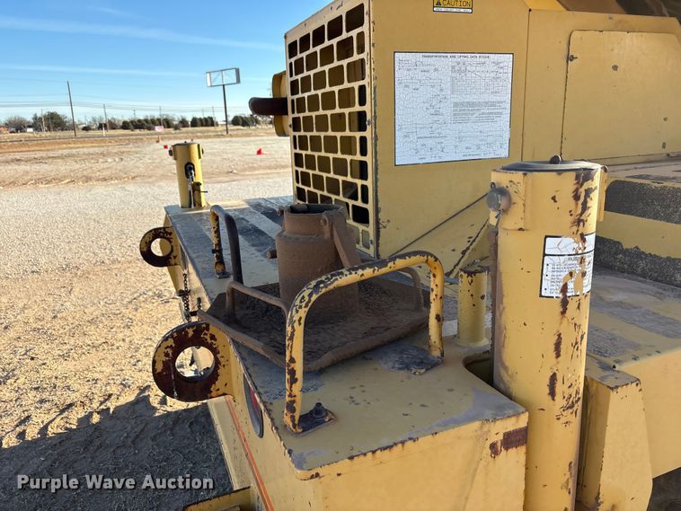 image for item EF6323 1998 Grove RT522B crane