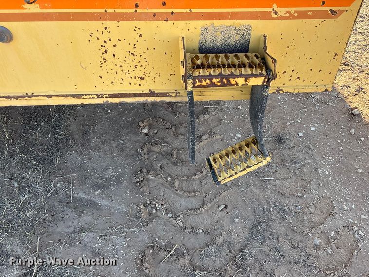 image for item EF6323 1998 Grove RT522B crane